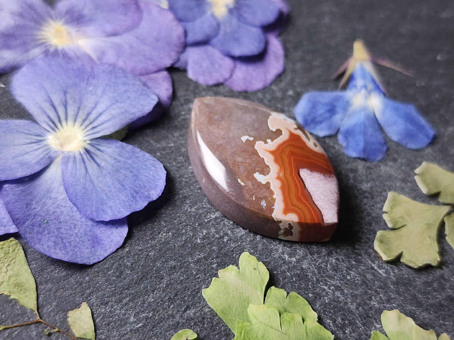 Dryhead agate