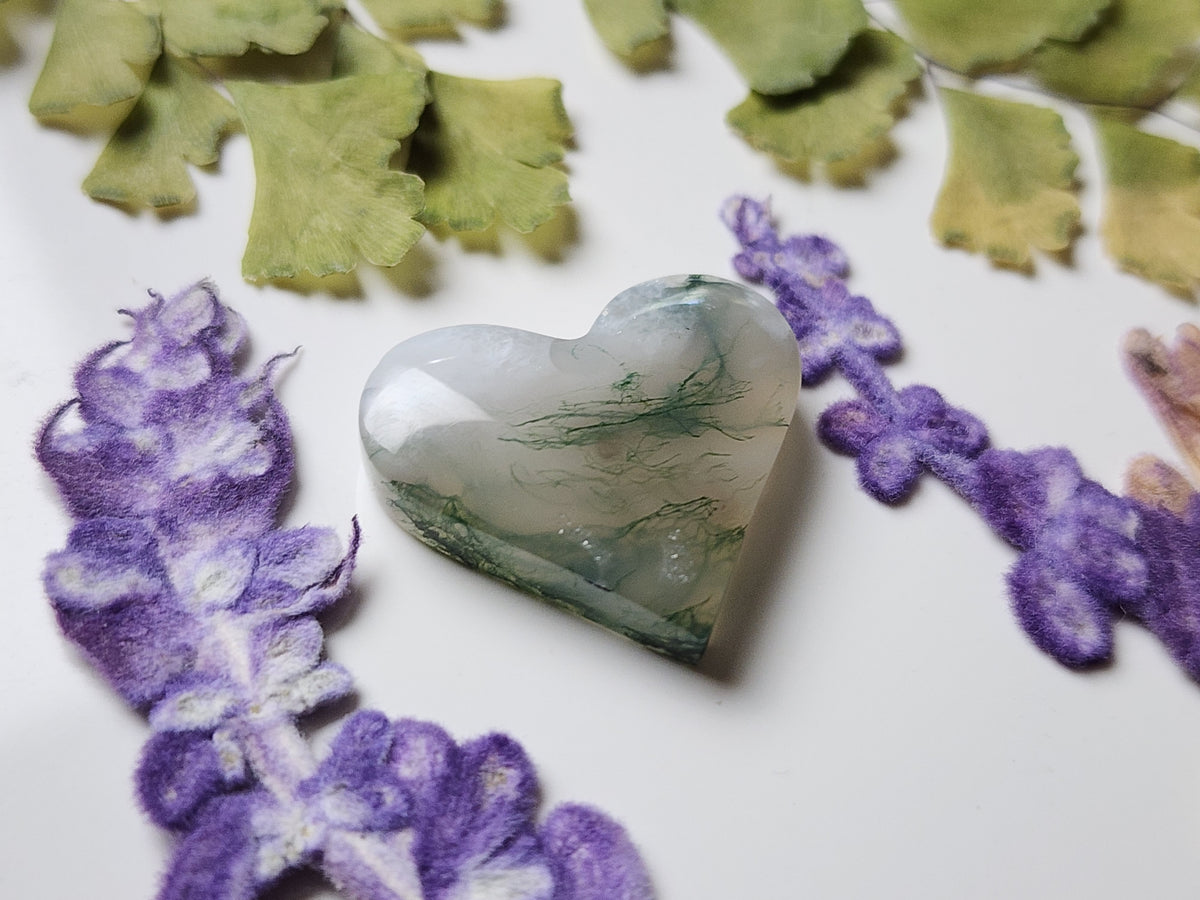 Moss agate heart