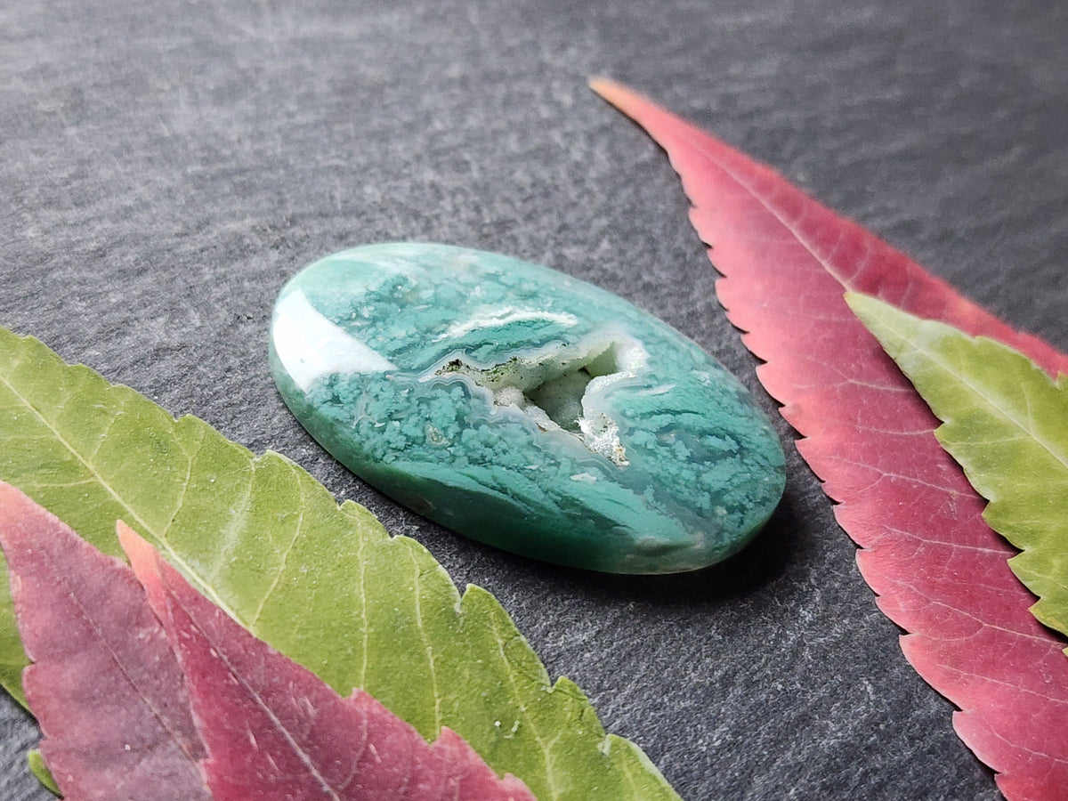 Mtorolite with druzy pocket