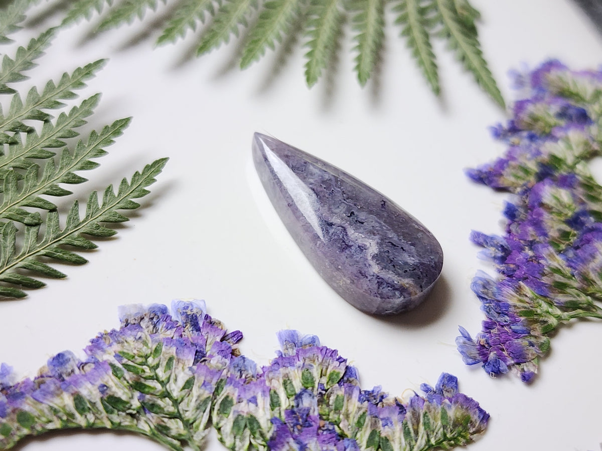Lavender lace agate