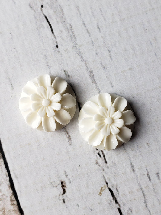 20mm Flower bead pair